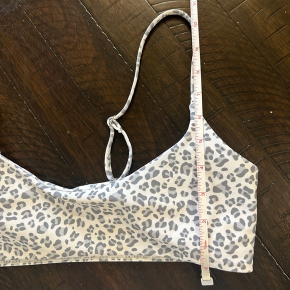 Gray & white Cheetah printed 2 piece matching bikini swimsuit w cheeky bottoms - Picture 4 of 11